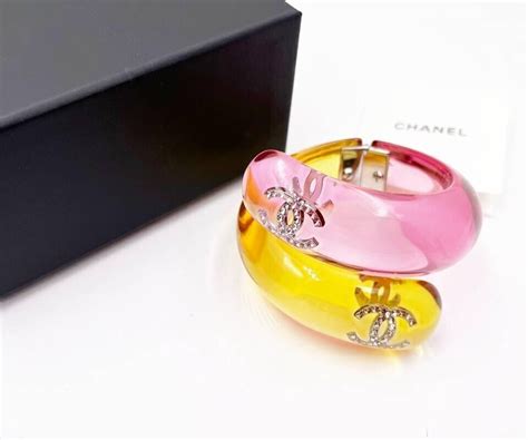 chanel armband gummi|chanel chunky bracelet.